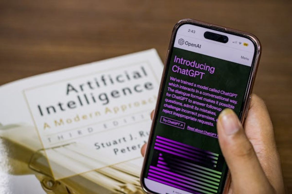 AI vs Human Intelligence: Will Machines Replace Humans?